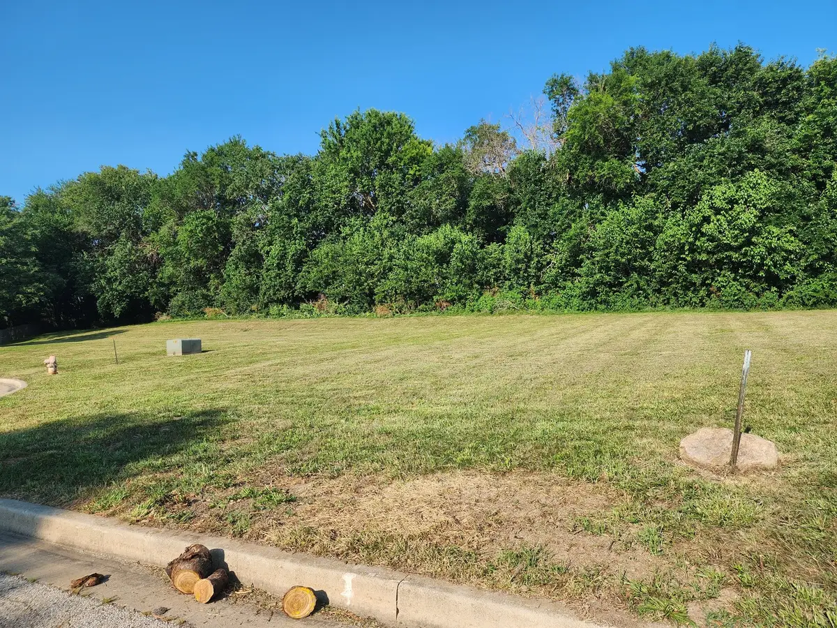 8 Lone Oak Court, Bloomington, IL 61705 - #1