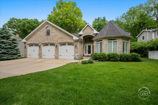 1009 Douglas Avenue, Naperville, IL 60540