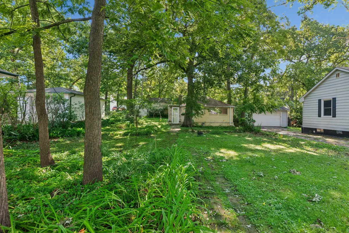 825 Kirkwood Avenue, Winthrop Harbor, IL 60096 - #1