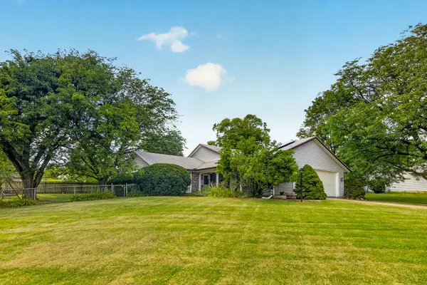 8586 Yellowstone Drive, Byron, IL 61010