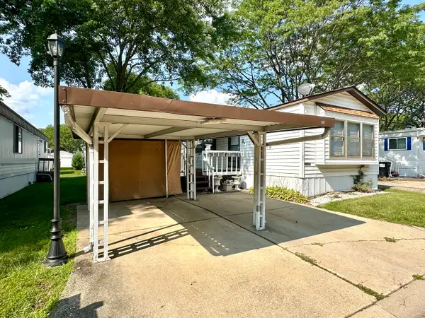 3268 Meadow Drive, Park City, IL 60085