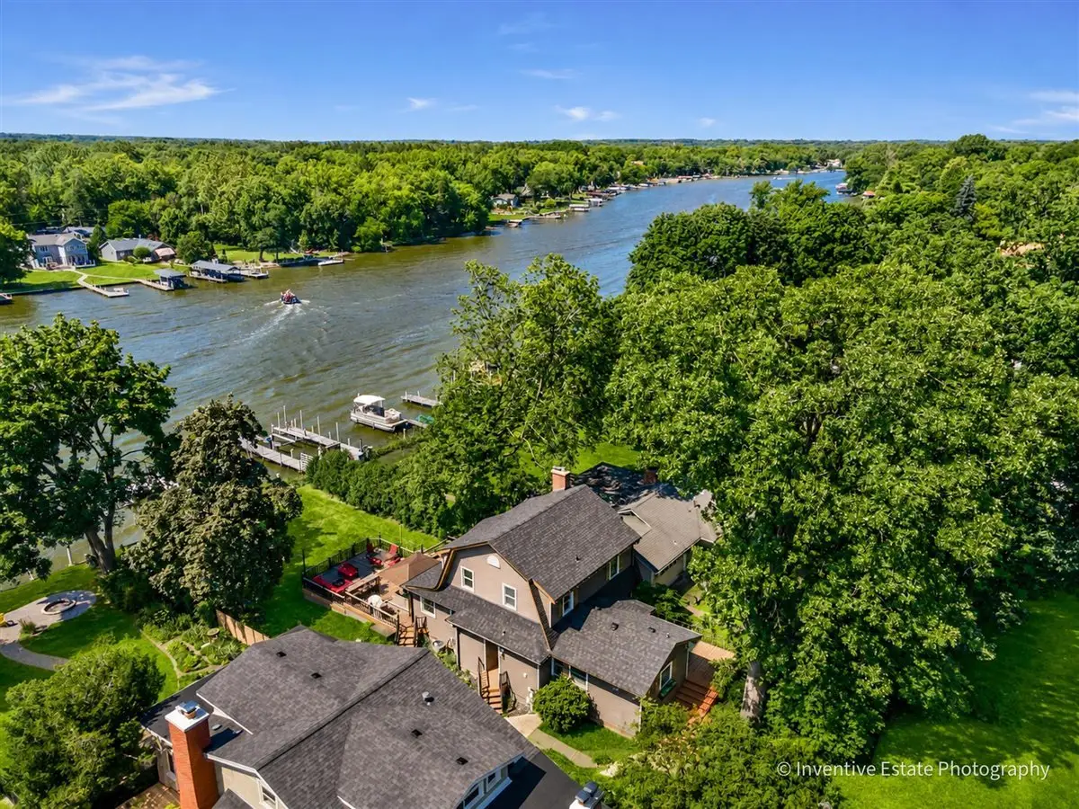 1925 N Woodlawn Park Avenue, McHenry, IL 60051 - #1