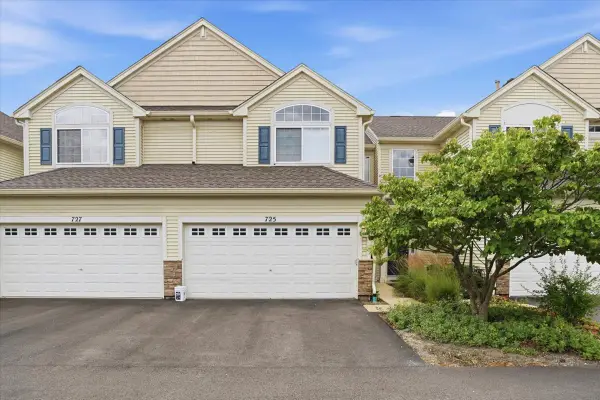 725 S Jade Lane, Round Lake, IL 60073