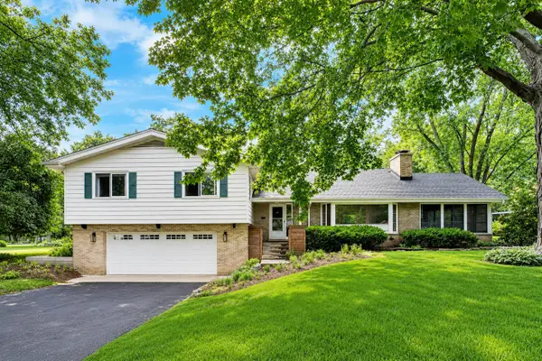 2288 S Westwood Lane, Palatine, IL 60067