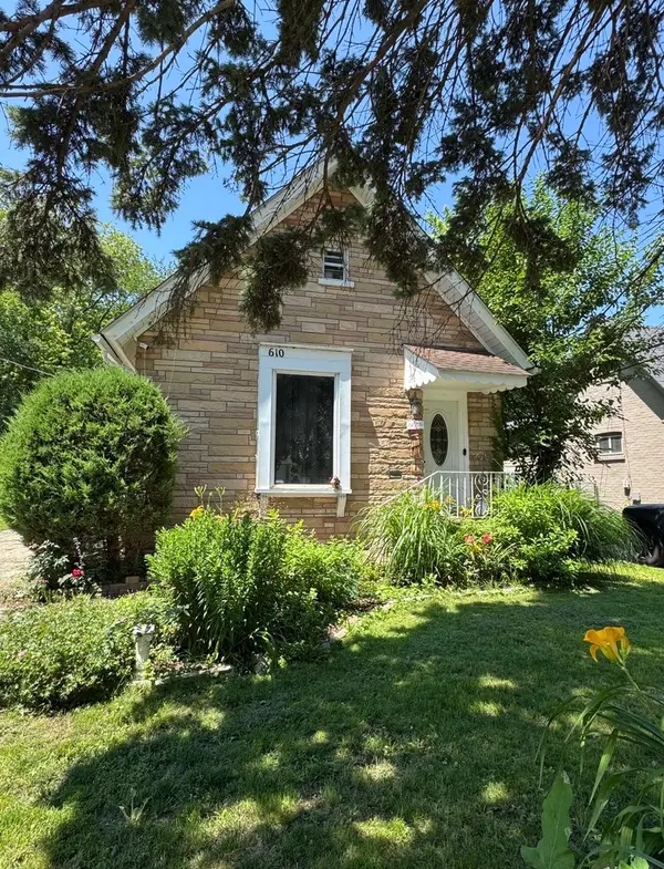 610 Mcclure Avenue, Elgin, IL 60123