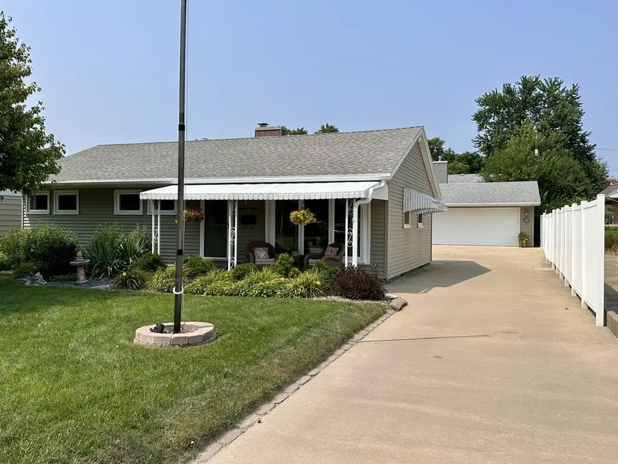 1815 13th Street, Peru, IL 61354 - #2