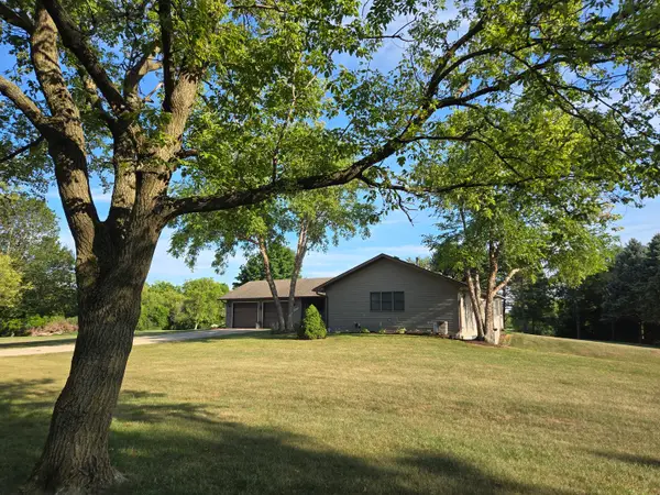 17019 Hebron Road, Harvard, IL 60033