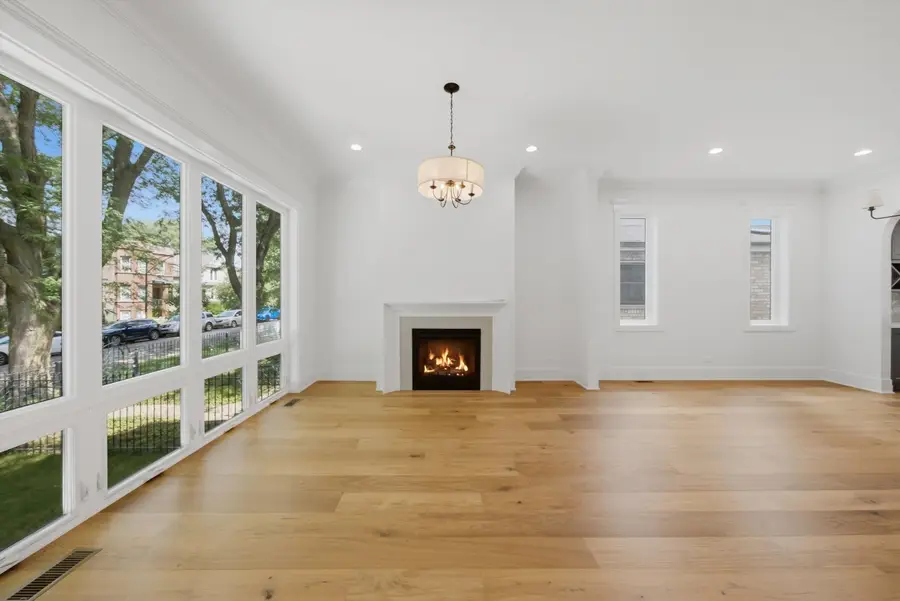 4109 N Lawndale Avenue, Chicago, IL 60618 - #3