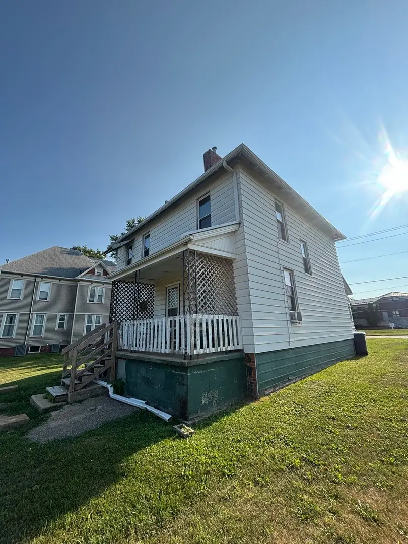 216 N Vine Street, Kewanee, IL 61443 - #2