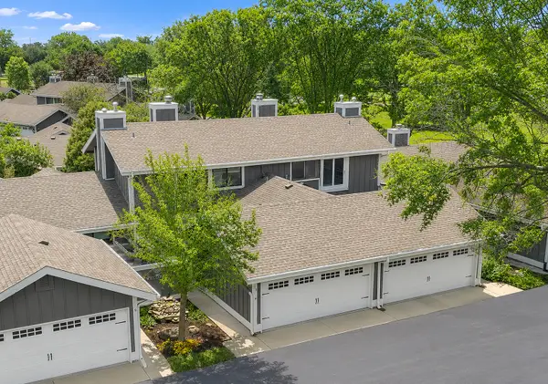 10 W Windsor Court, Sugar Grove, IL 60554