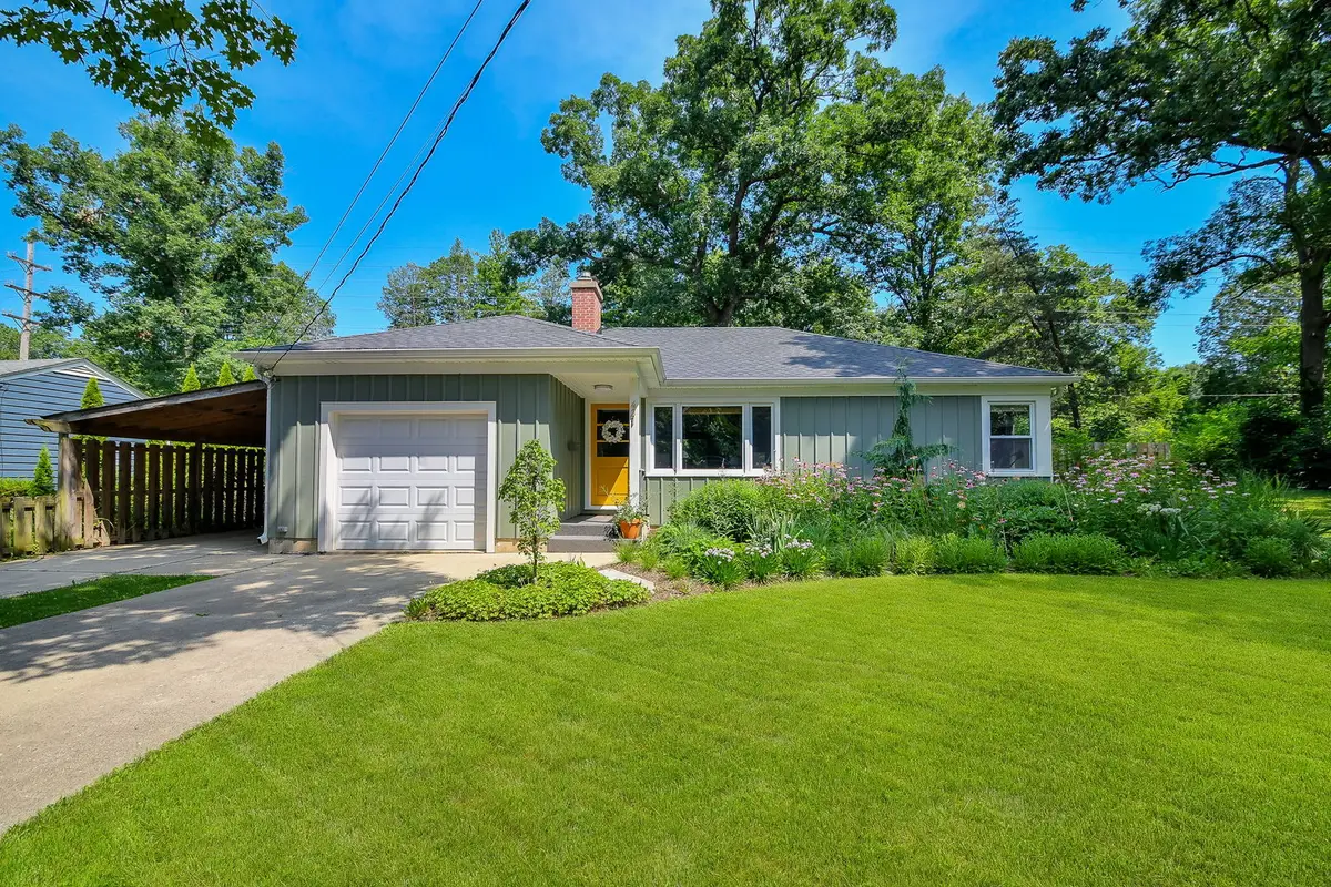 431 Oakwood Drive, Geneva, IL 60134 - #1