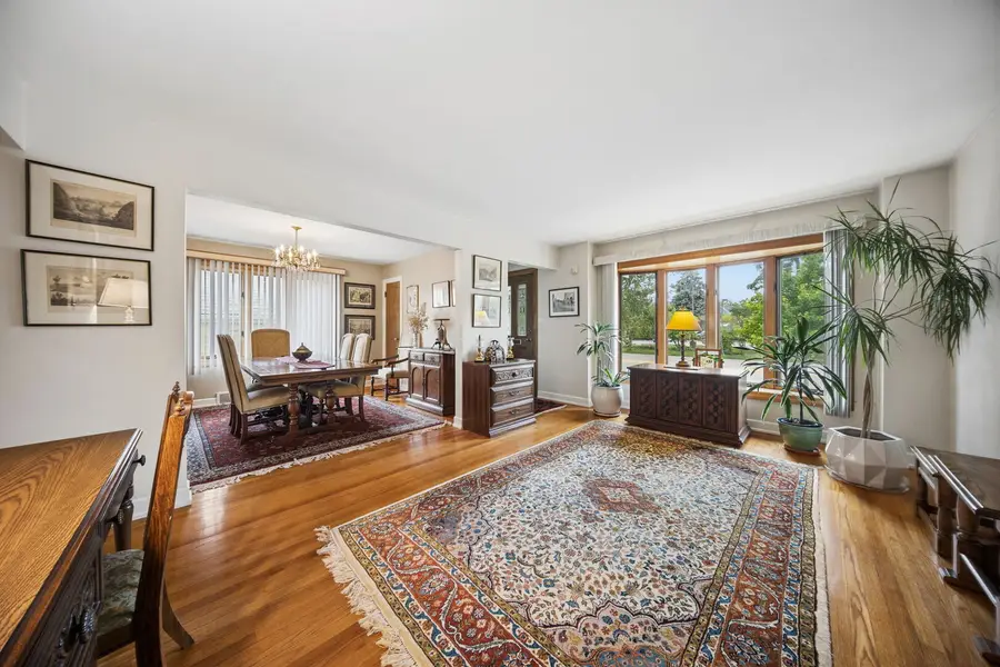 6647 N Crawford Avenue, Lincolnwood, IL 60712 - #3
