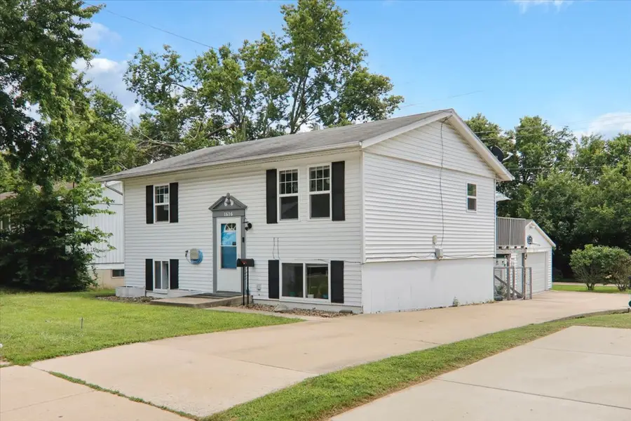 1616 Indiana Street, Bloomington, IL 61701 - #2
