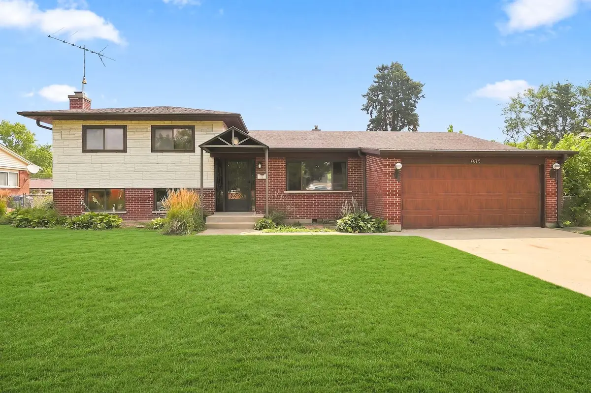 935 Anderson Terrace, Des Plaines, IL 60016 - #1