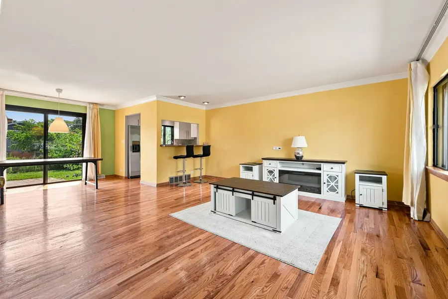 935 Anderson Terrace, Des Plaines, IL 60016 - #2