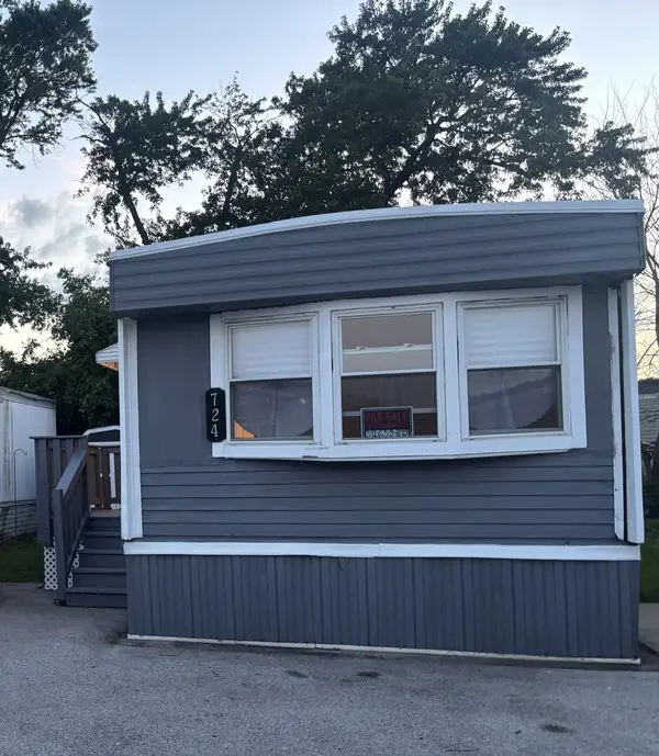 8800 Harlem Avenue #724, Bridgeview, IL 60455