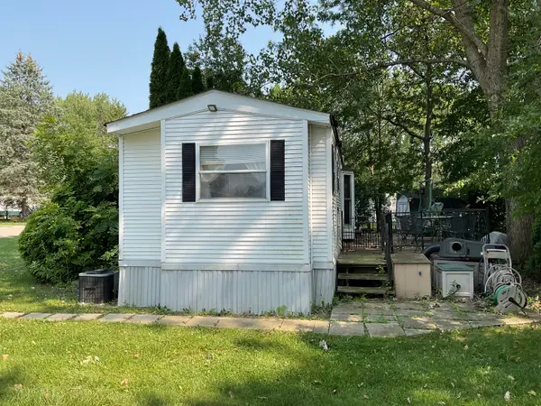 184 Windward, Lakemoor, IL 60051