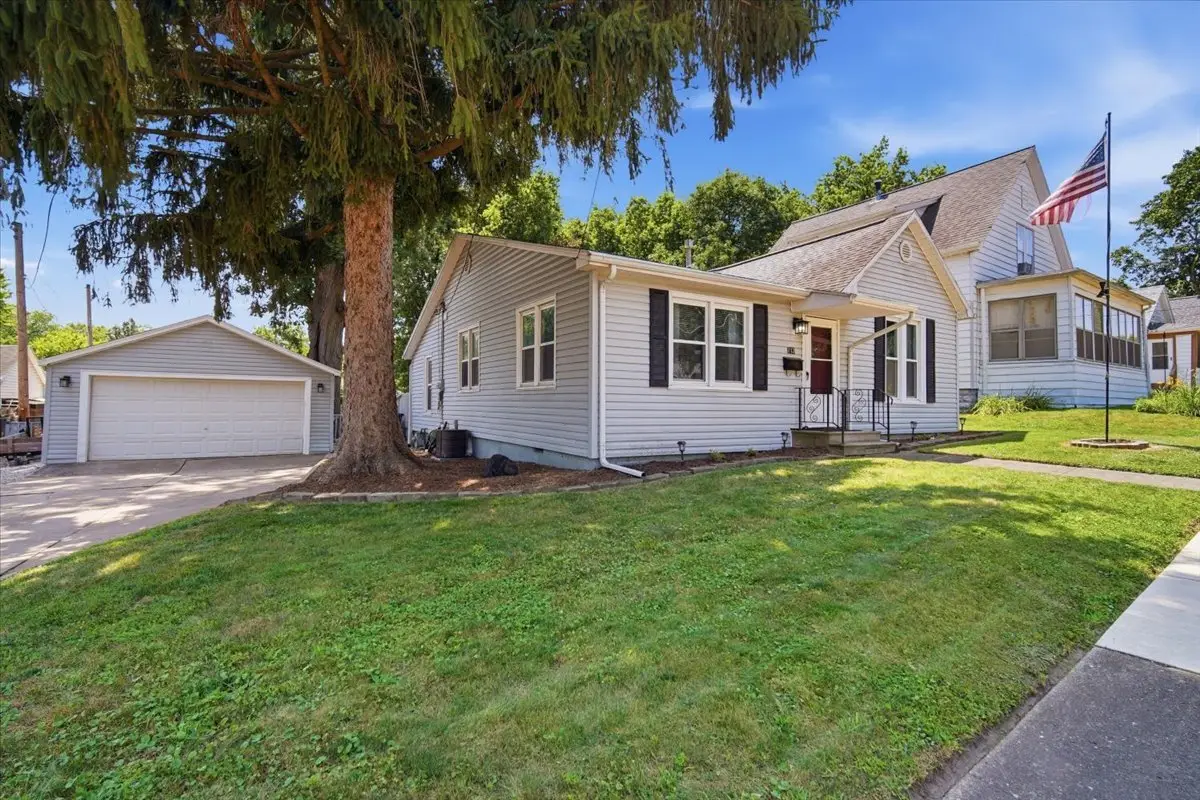 713 E Buchanan Street, Bloomington, IL 61701 - #1