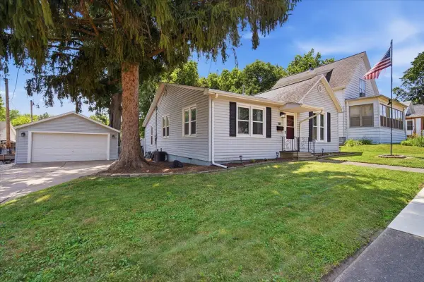 713 E Buchanan Street, Bloomington, IL 61701