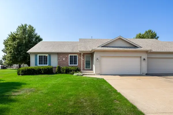 347 Country Club Court, Eldridge, IA 52748