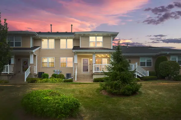 1212 Walnut Glen Drive, Crystal Lake, IL 60014