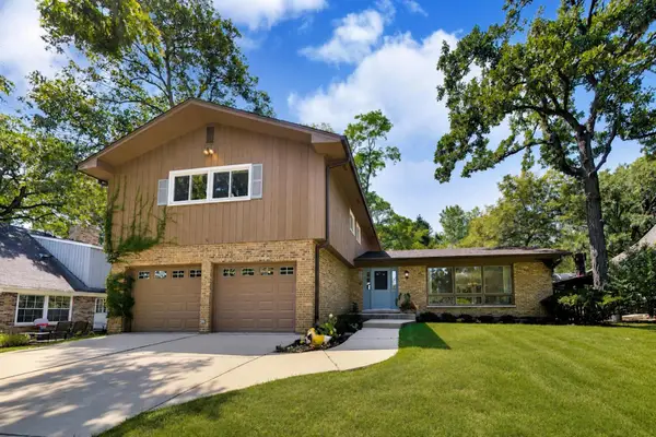 2360 N Westwood Lane, Palatine, IL 60074