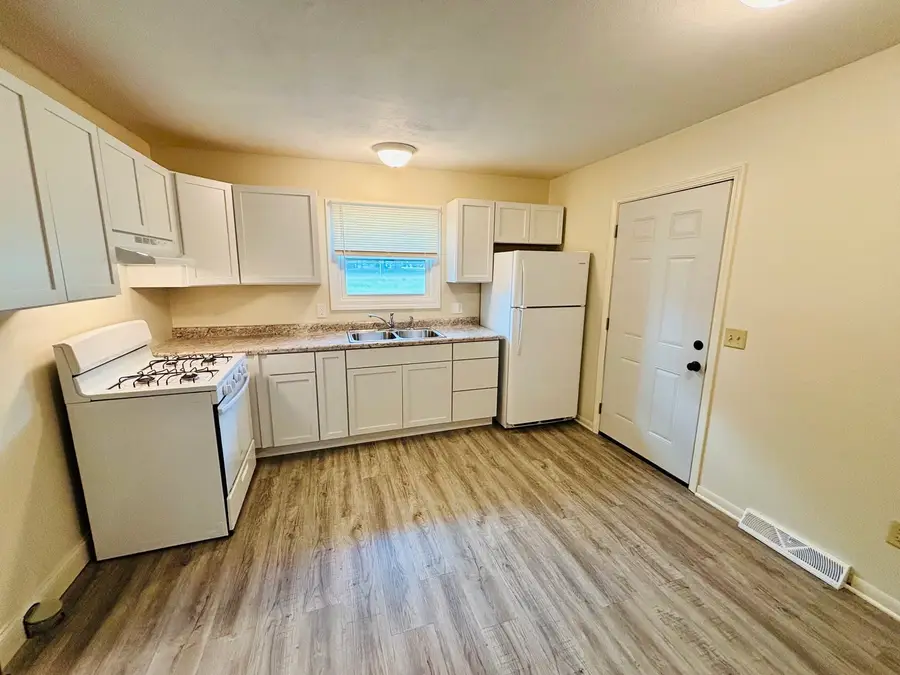 1009 & 1011 14th Street, Silvis, IL 61282 - #3