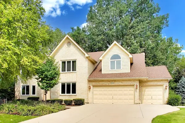 933 Spindletree Avenue, Naperville, IL 60565