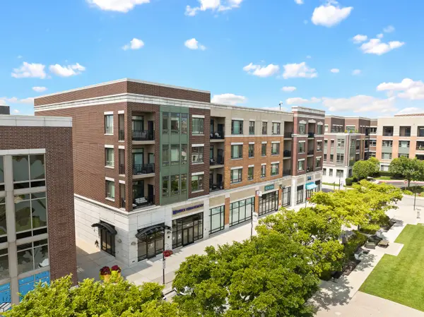801 Village Center Drive #302, Burr Ridge, IL 60527