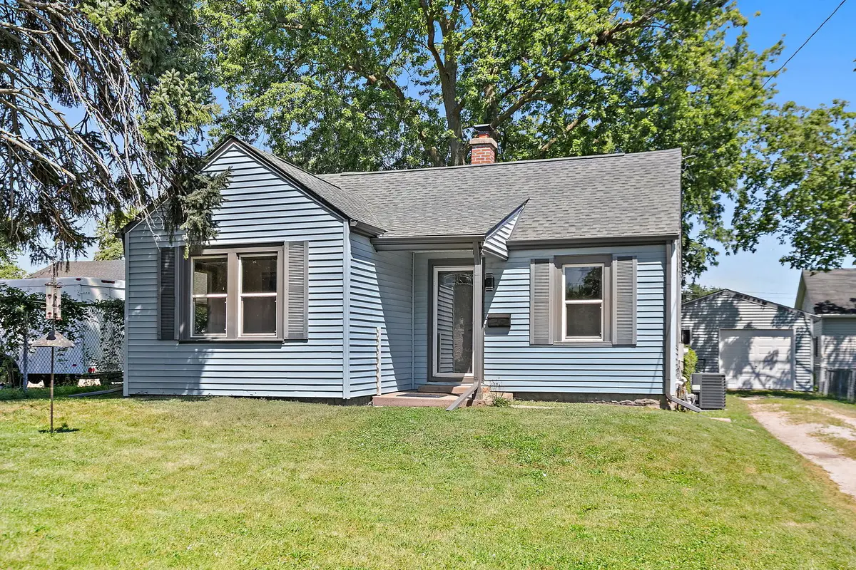 1016 S 6th Street, Dekalb, IL 60115 - #1