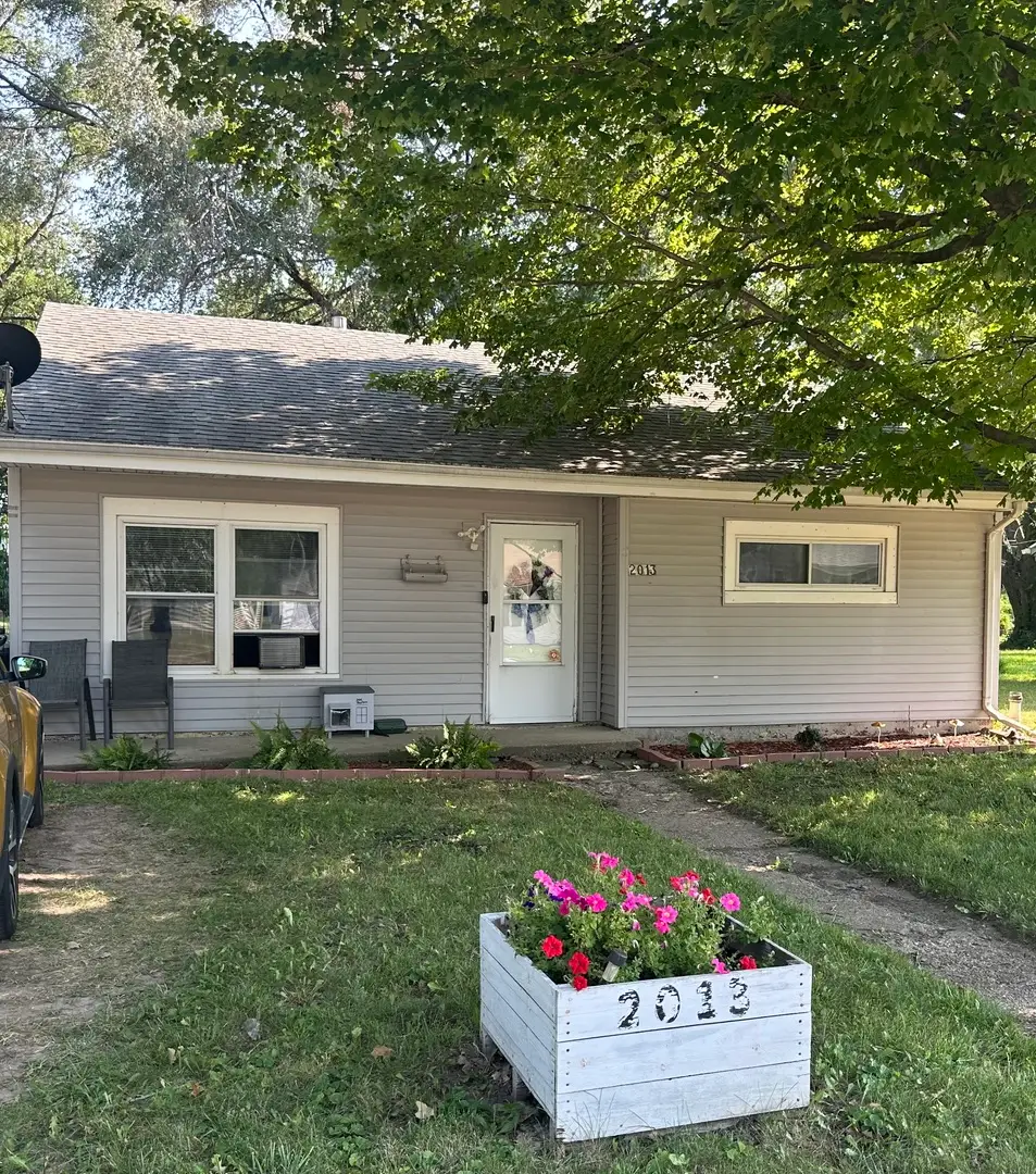 2013 Chestnut Avenue, Sterling, IL 61081 - #1