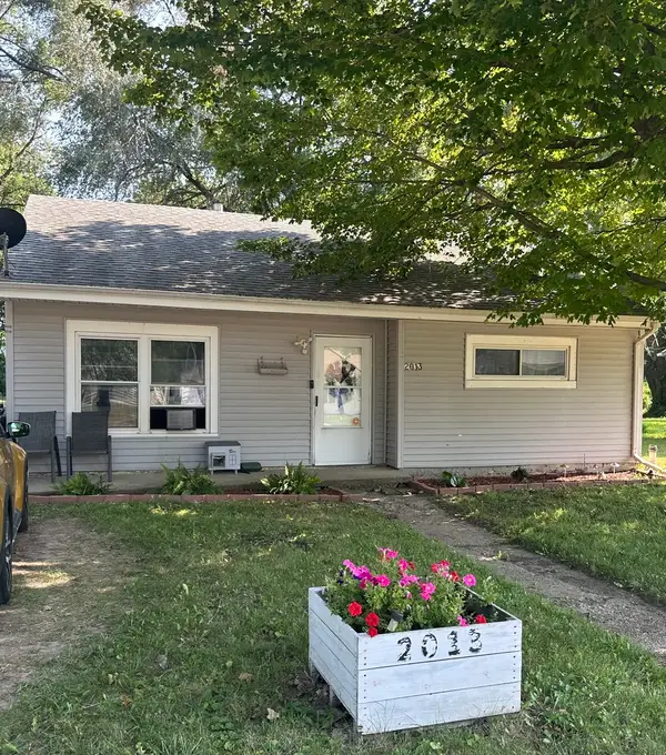 2013 Chestnut Avenue, Sterling, IL 61081