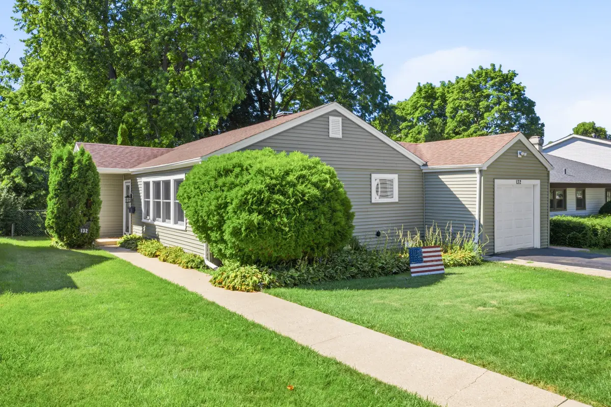 132 Walnut Court, Mundelein, IL 60060 - #1