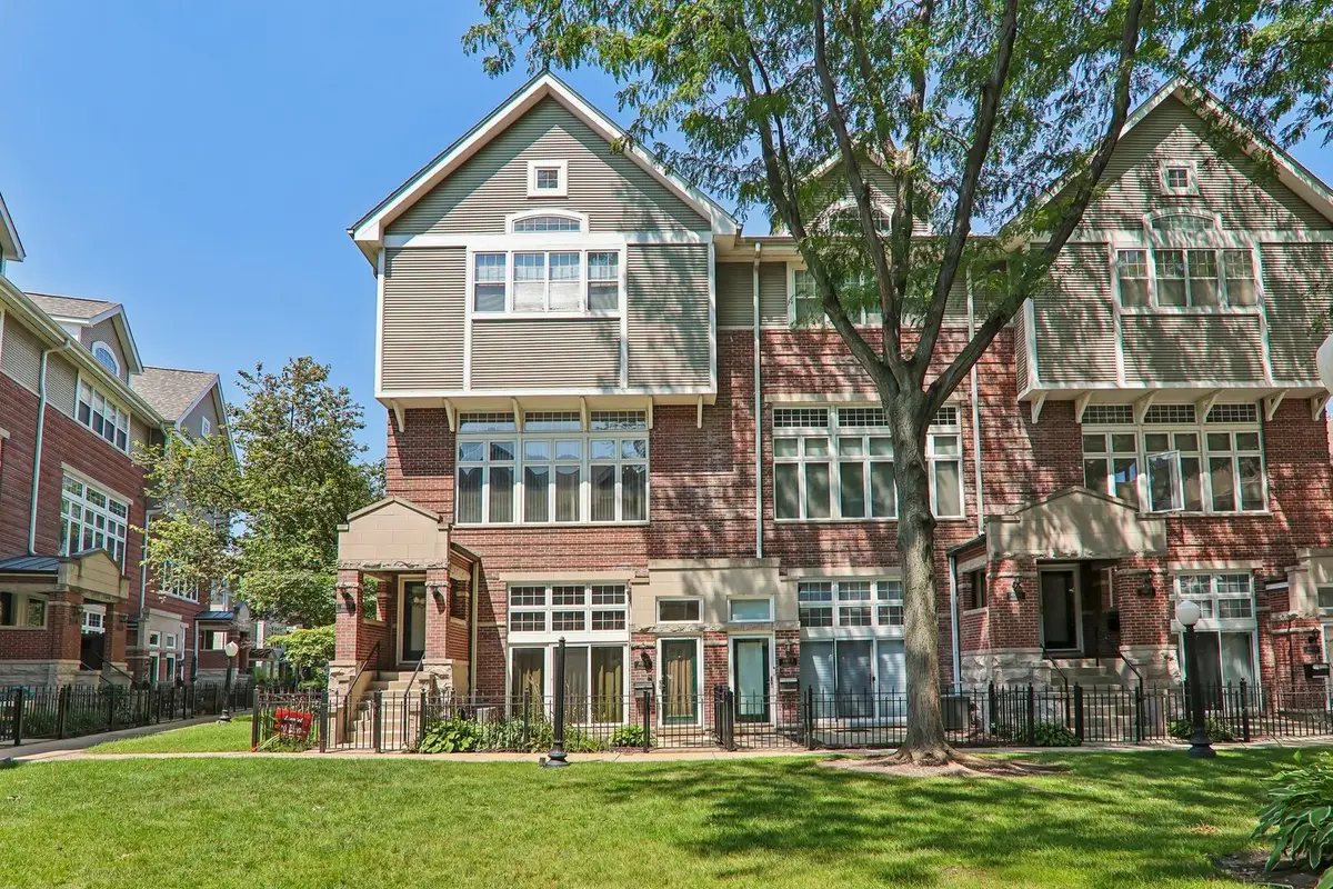 4930 S Cornell Avenue #E, Chicago, IL 60615 - #1