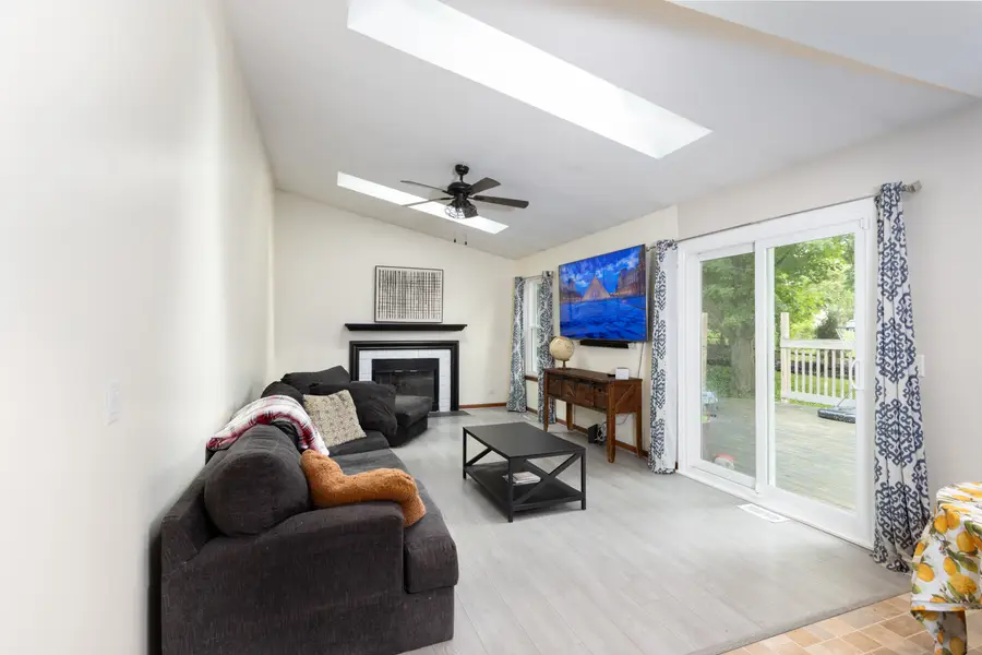 8 Raintree Court, Cary, IL 60013 - #2