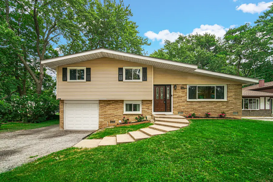 961 N Midlothian Road, Mundelein, IL 60060 - #2