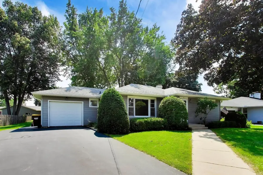 611 W Kimball Avenue, Woodstock, IL 60098 - #2