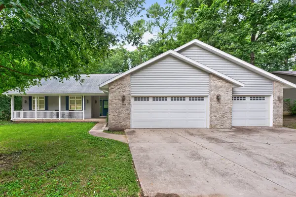 862 Briggs Avenue, Dixon, IL 61021