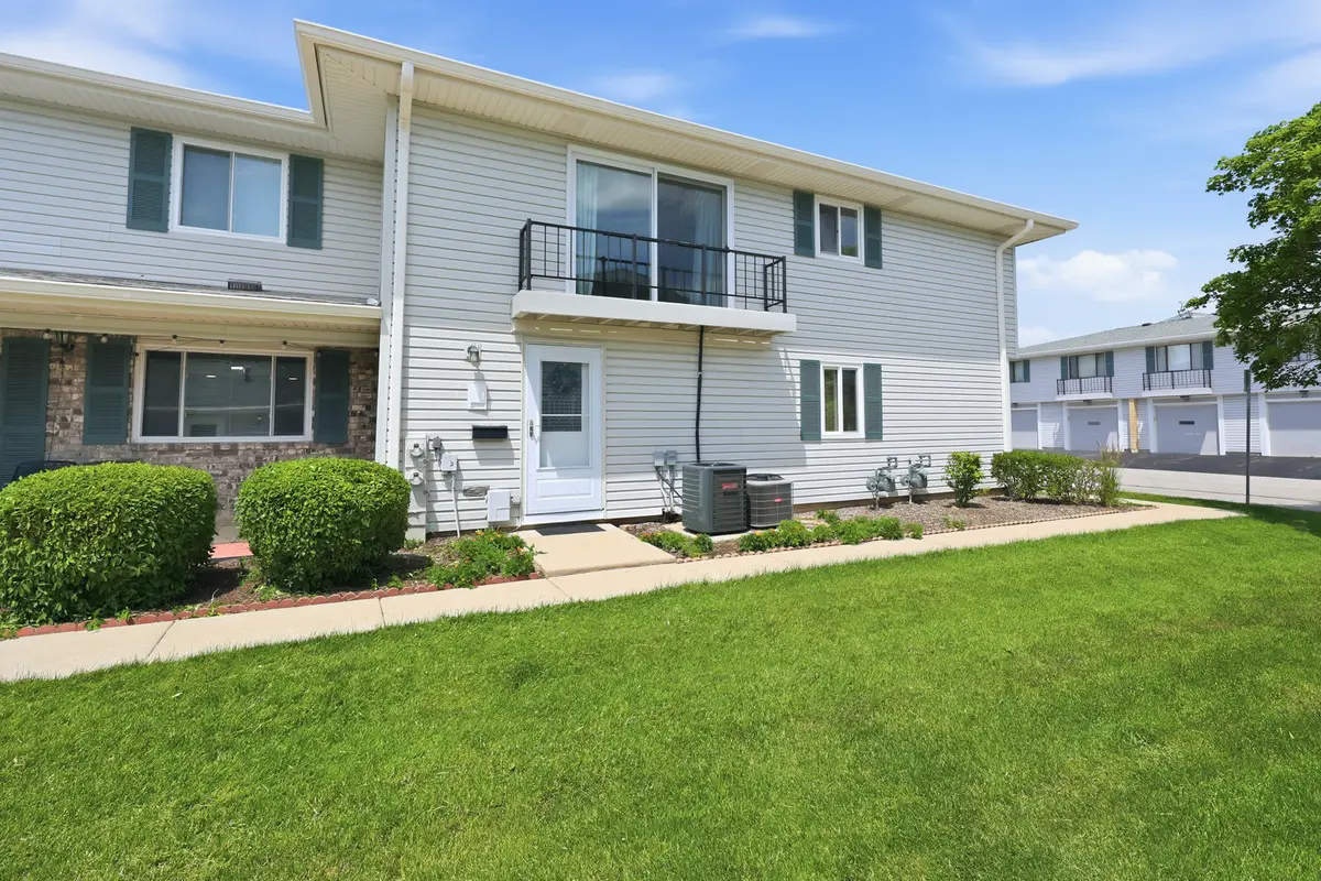 220 Sagamore Court #220, Schaumburg, IL 60194 - #1