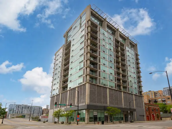 700 W Van Buren Street #1401, Chicago, IL 60607