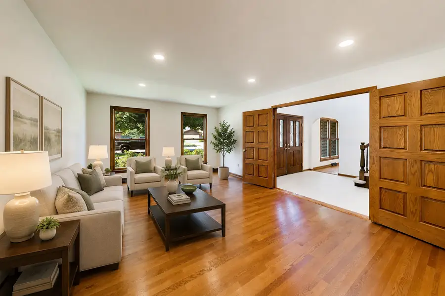 1317 S Yale Avenue, Arlington Heights, IL 60005 - #2