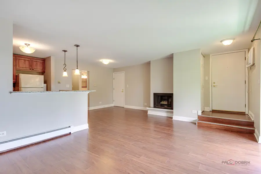 829 S Dwyer Avenue #E, Arlington Heights, IL 60005 - #3