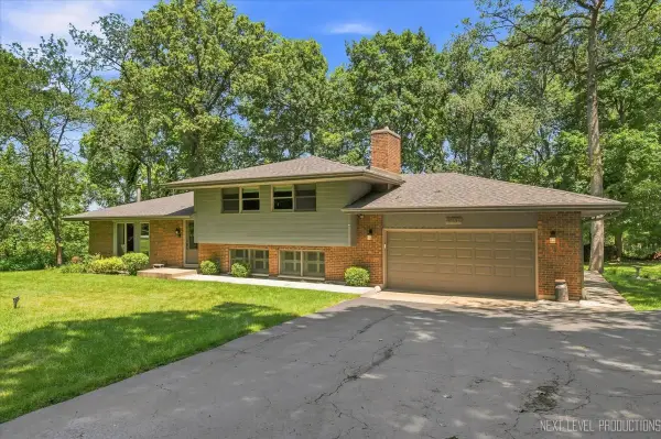 4N621 Deerslayer Drive, Elburn, IL 60119