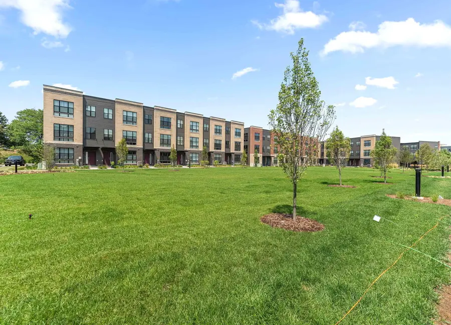 323 Summit Circle, Lombard, IL 60148 - #2