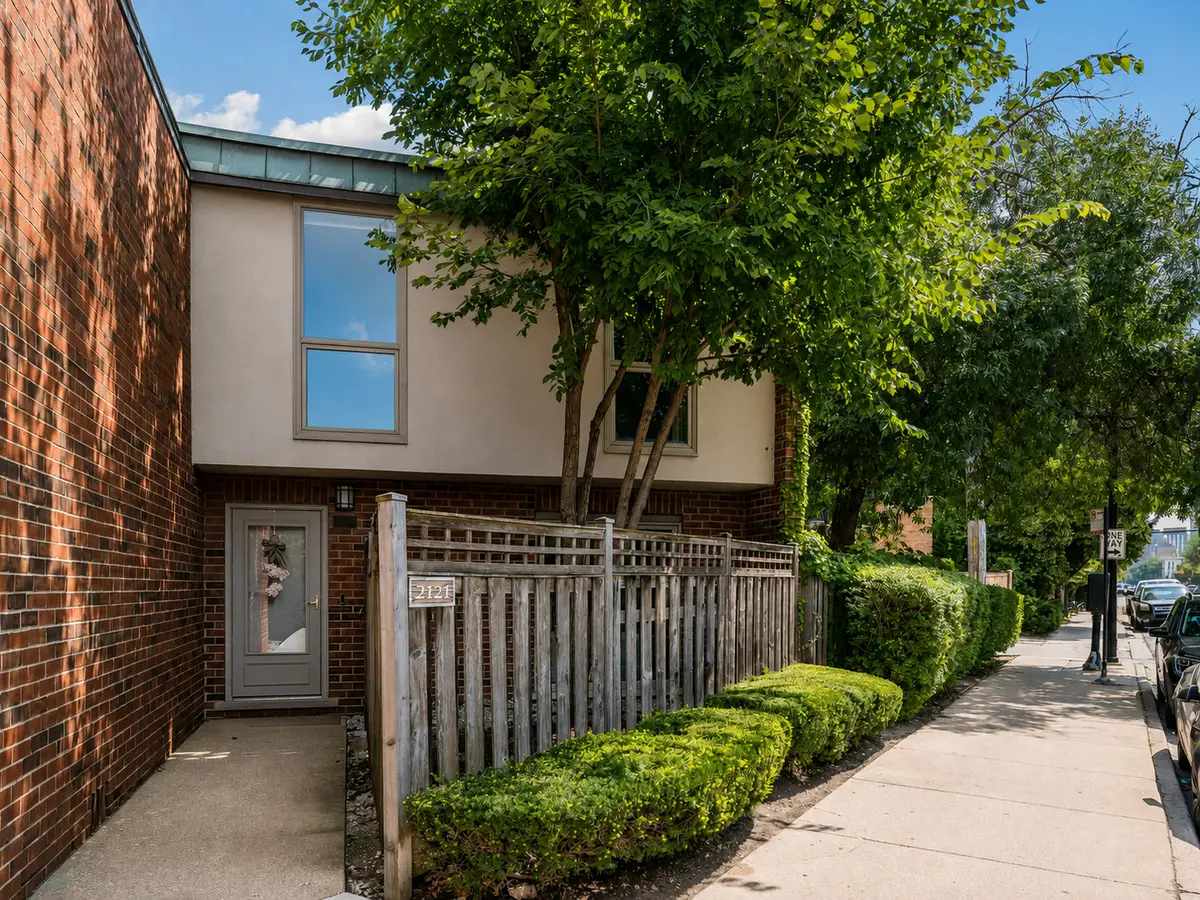 2121 N Lincoln Avenue #2121, Chicago, IL 60614 - #1