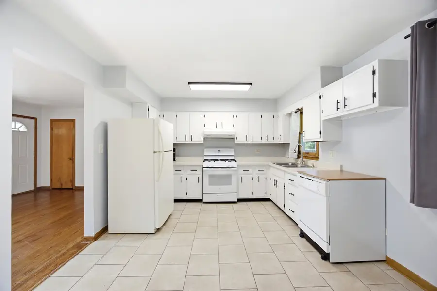 1109 Wicker Street, Woodstock, IL 60098 - #2