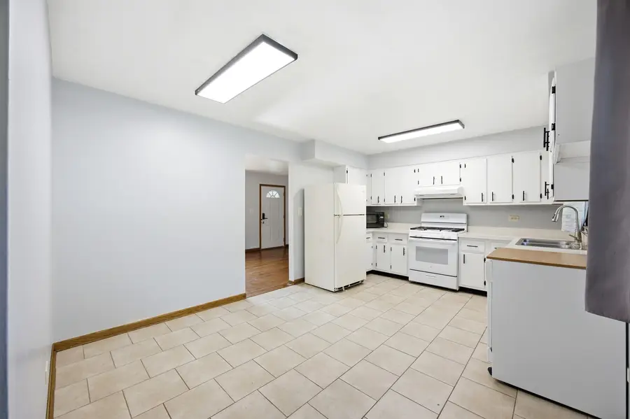 1109 Wicker Street, Woodstock, IL 60098 - #3