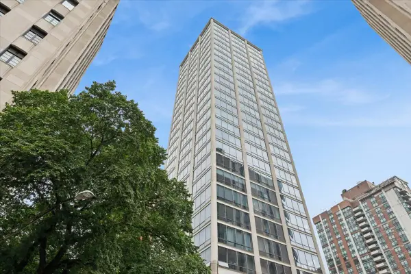 1300 N Astor Street #22B, Chicago, IL 60610