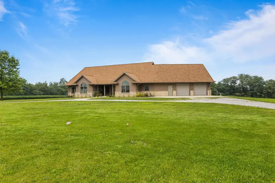 1484 E County Road 640 Road, Tuscola, IL 61953 - #3