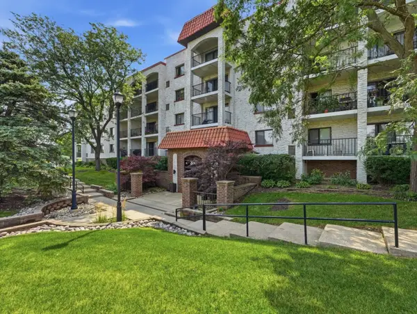 350 Plum Creek Drive #308, Wheeling, IL 60090